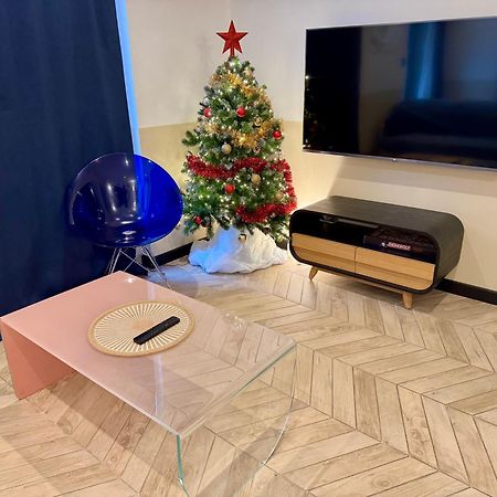 Roma Divine Home Cinema Et Jardin นีมส์ ภายนอก รูปภาพ