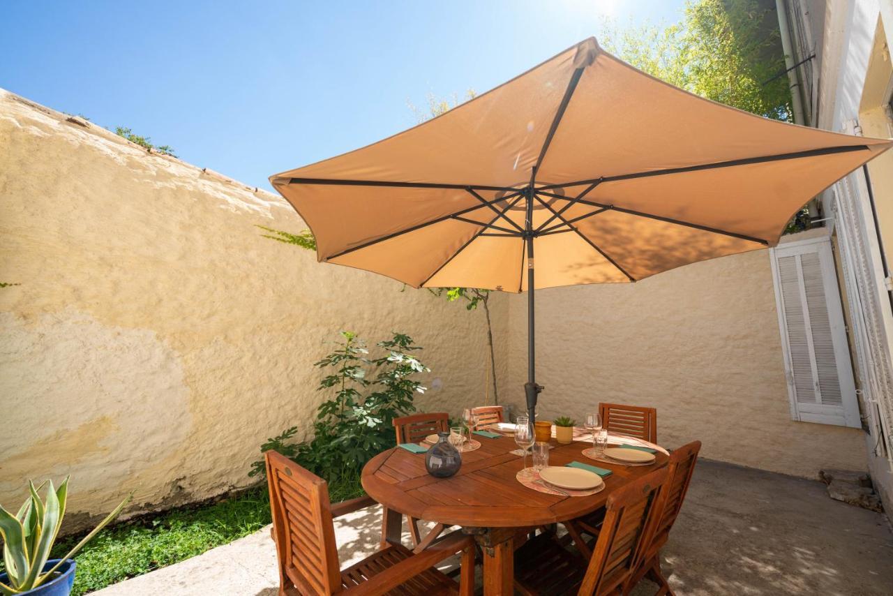 Roma Divine Home Cinema Et Jardin นีมส์ ภายนอก รูปภาพ